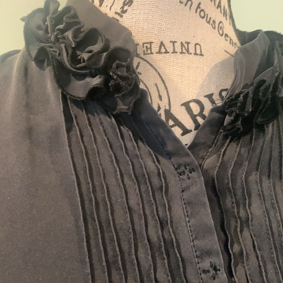 Tahari Black Sleeveless Silk Blouse Top Ruffle Neck Women’s Large - Picture 2 of 7